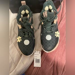 Harden Vol. 6 Adidas basketball shoes